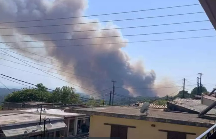 Φωτιά στην Ηλεία: Ανεξέλεγκτο το πύρινο μέτωπο – Απειλούνται σπίτια