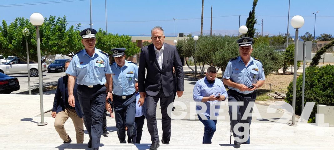 Κρήτη: 20% μείωση στην εγκληματικότητα – Να αυξηθούν οι έλεγχοι της ΕΛ.ΑΣ. ζήτησε ο Θεοδωρικάκος