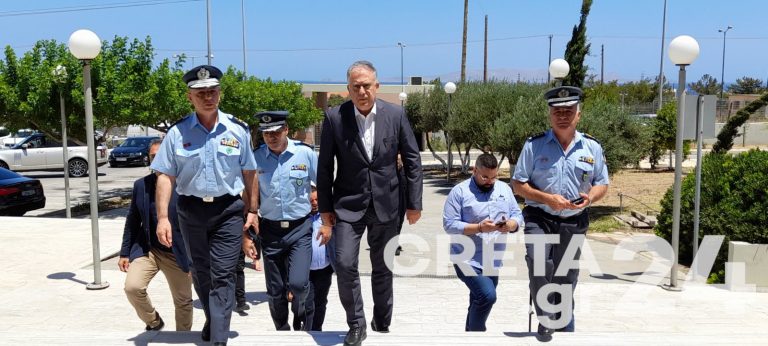 Κρήτη: 20% μείωση στην εγκληματικότητα – Να αυξηθούν οι έλεγχοι της ΕΛ.ΑΣ. ζήτησε ο Θεοδωρικάκος