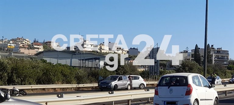 Ηράκλειο: Στο νοσοκομείο ένα άτομο μετά από τροχαίο (εικόνες)