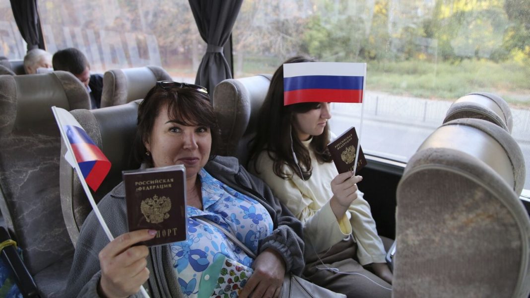 Στη Ρωσία παρά τη θέλησή τους 1,6 εκατ. Ουκρανοί – Δεν αναγνωρίζει τα διαβατήρια η ΕΕ
