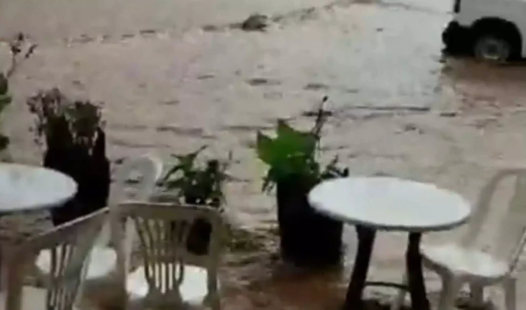 Κοζάνη: Πλημμύρες, διακοπές ρεύματος και μία φωτιά από κεραυνό μετά από καταιγίδα