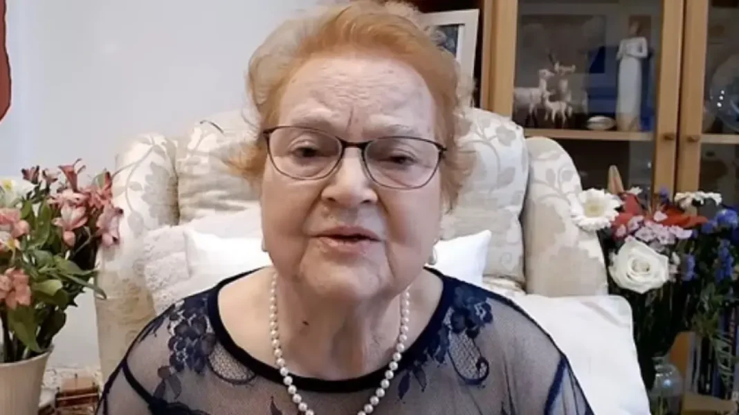 Βρετανία: Νεκρή ηλικιωμένη απάντησε σε ερωτήσεις των συγγενών της στην κηδεία της – Δείτε βίντεο