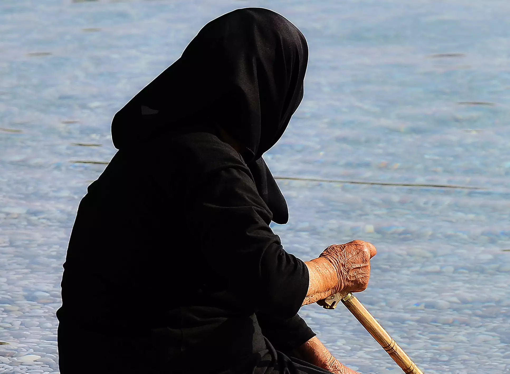 Κλείδωσε την 85χρονη μητέρα της στο μπαλκόνι κι έφυγε