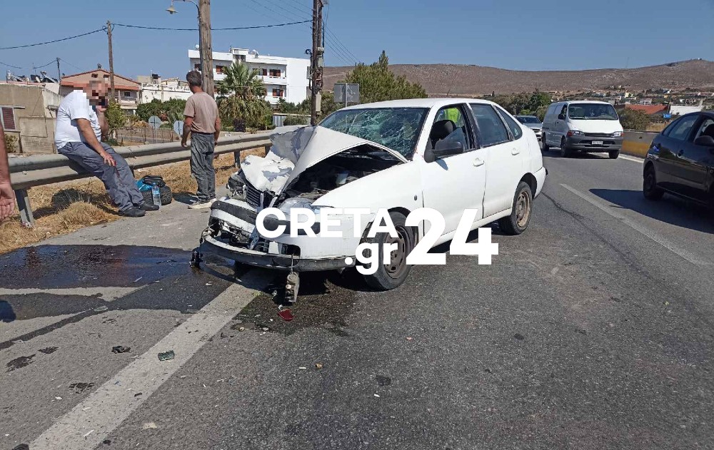 Ηράκλειο: Σφοδρή σύγκρουση αυτοκινήτων στην Εθνική Οδό (εικόνες)