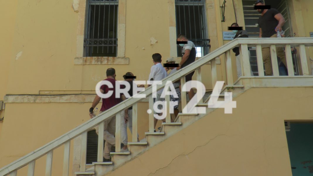 Κρήτη: Στον Εισαγγελέα οι 4 συλληφθέντες φερόμενοι διακινητές μεταναστών