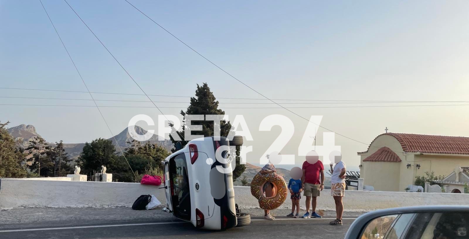 Ανατροπή αυτοκινήτου στο Νότιο Ρέθυμνο (εικόνες)