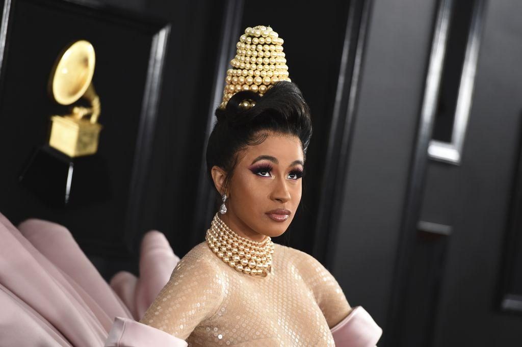 Cardi B: Έκανε δωρεά 100.000 δολαρίων στο σχολείο που φοίτησε