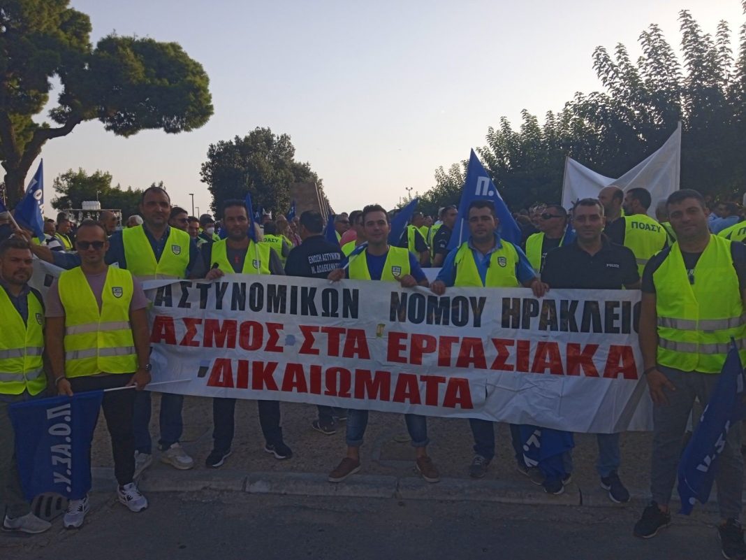 Αστυνομικοί του Ηρακλείου στην ένστολη διαμαρτυρία στη Θεσσαλονίκη