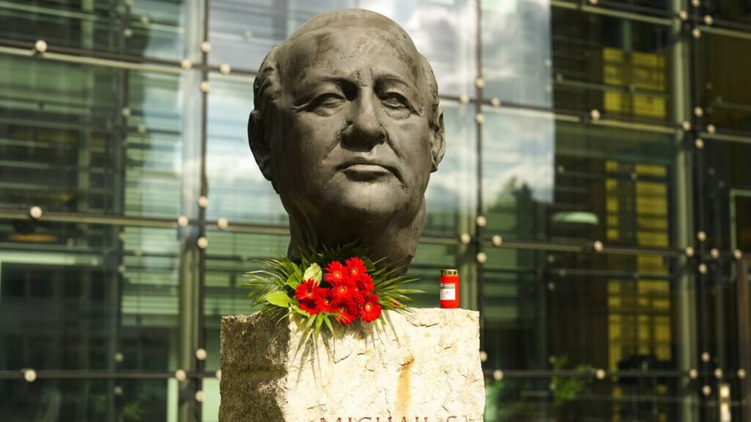 Ρωσία: Τελευταίο «αντίο» σήμερα στον Μιχαήλ Γκορμπατσόφ