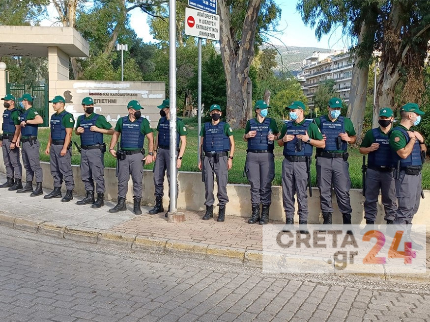 Πανεπιστημιακή αστυνομία: Ξεκίνησαν οι πρώτες περιπολίες στο ΕΚΠΑ