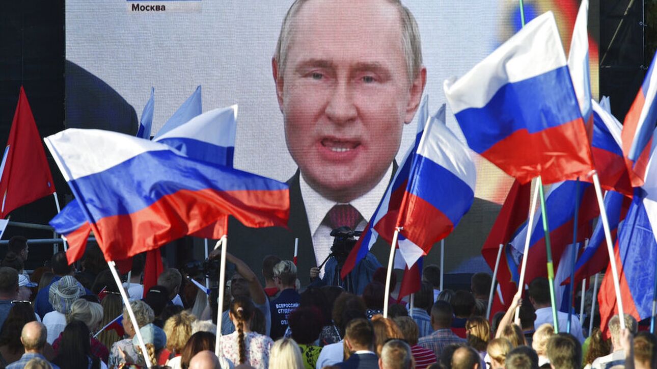 Πούτιν: «Η νίκη θα είναι δική μας, καλώς ορίσατε σπίτι» – Φιέστα για την προσάρτηση εδαφών