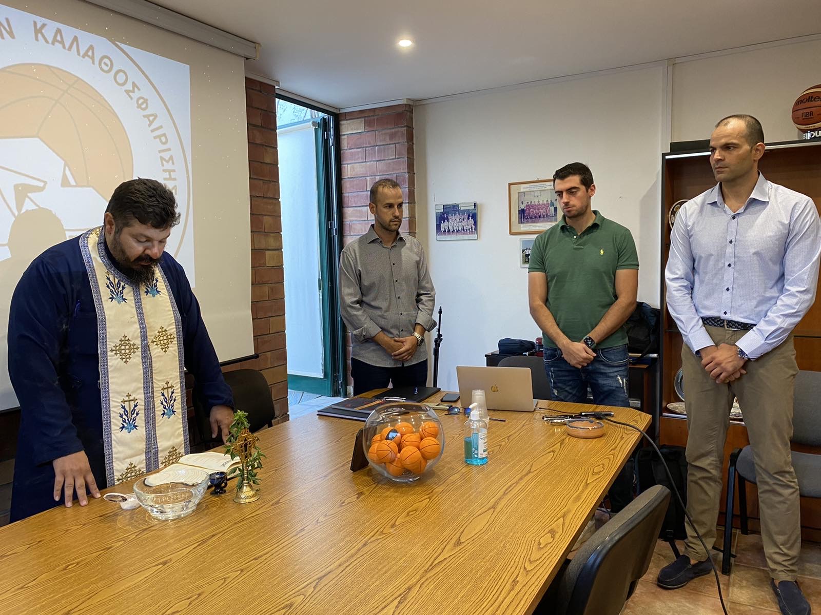 Αγιασμός στα γραφεία του Συνδέσμου Διαιτητών Καλαθοσφαίρισης Κρήτης