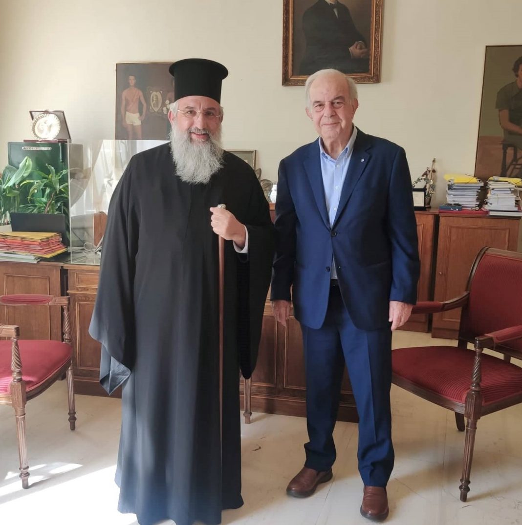Συνάντηση Λαμπρινού με τον Αρχιεπίσκοπο Κρήτης
