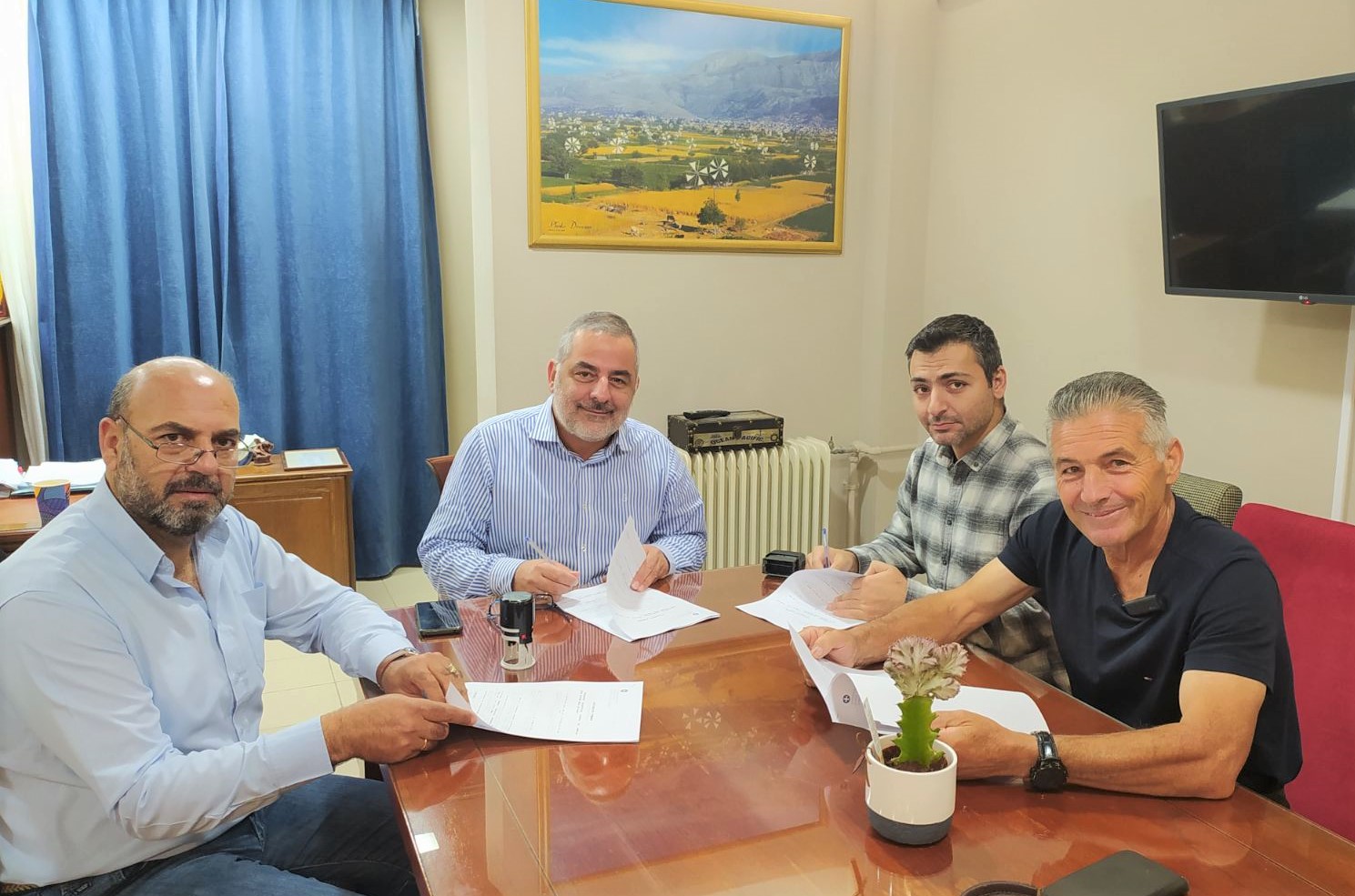 «Έπεσαν» οι υπογραφές για την κατασκευή αποχέτευσης λυμάτων και ομβρίων στο Μέσα Λασιθάκι