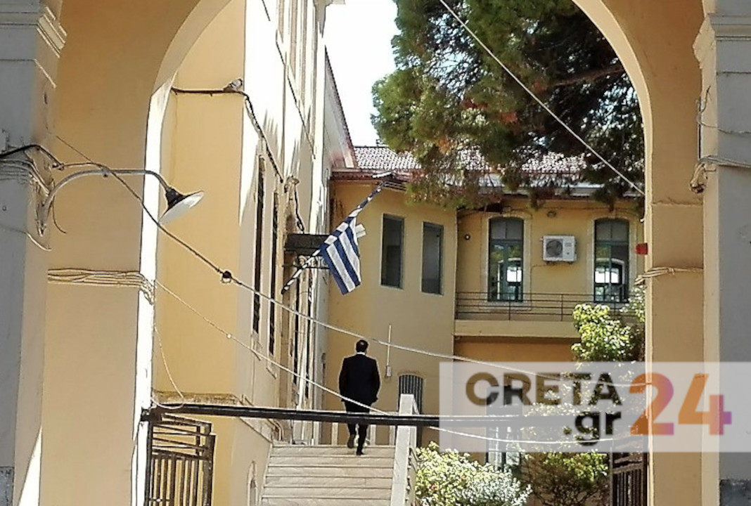 Κρήτη: Ελεύθερος ο άνδρας που «γάζωσε» καφενείο - Στις 20 Μαρτίου η απολογία του, διπλού φονικού, αναβολή στη δίκη για το κύκλωμα κοκαΐνης