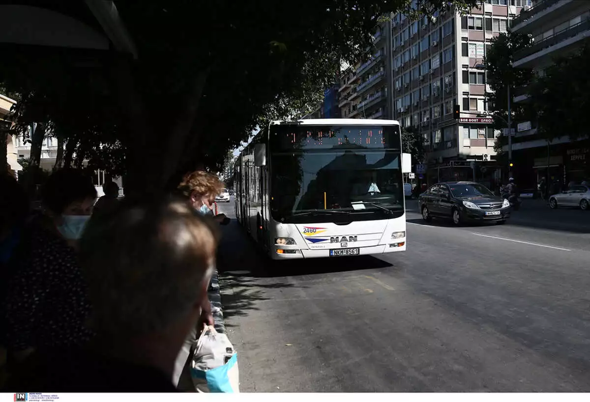 Επεισοδιακή κλοπή μέσα σε λεωφορείο – Της άρπαξε την αλυσίδα και εξαφανίστηκε