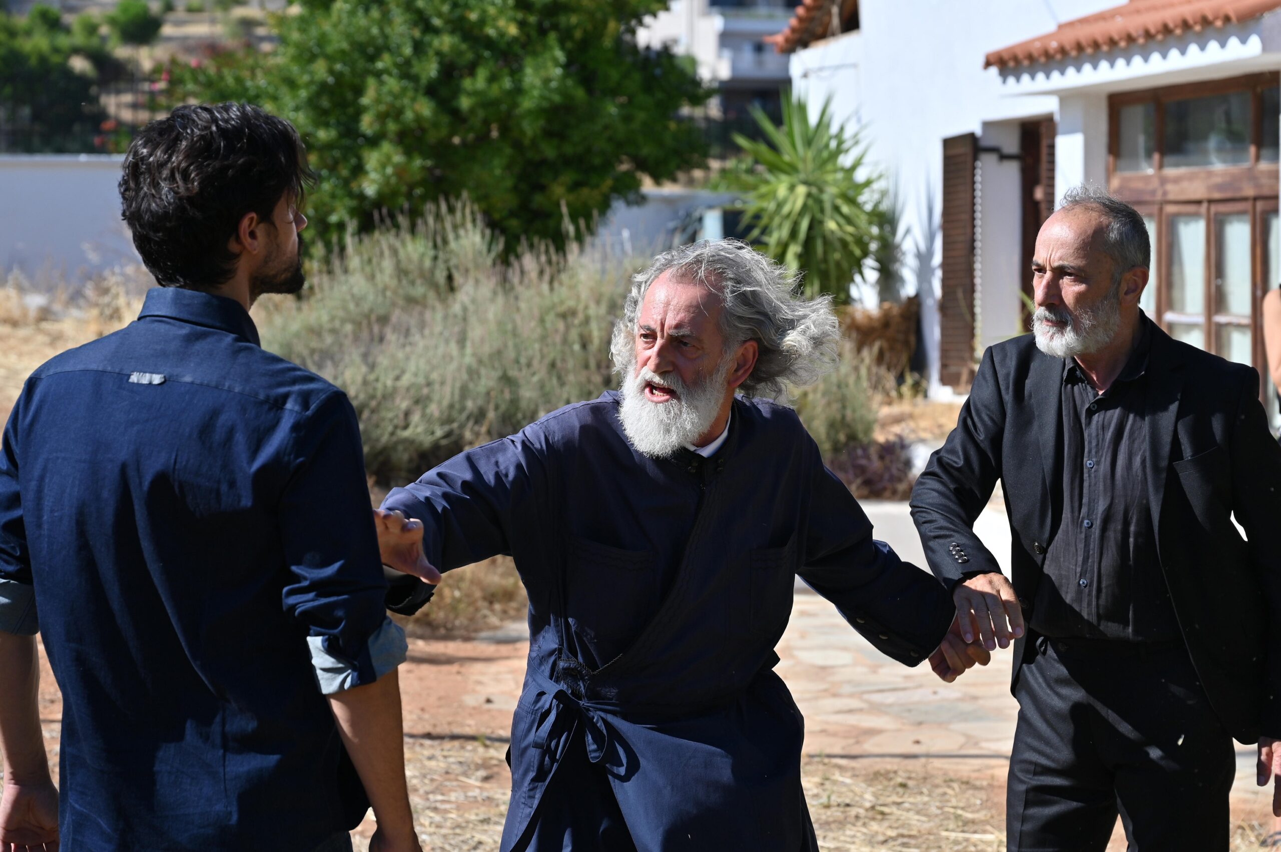 Σασμός: Ο Αστέρης αντιμέτωπος με τον Σταύρο και τον Παύλο!