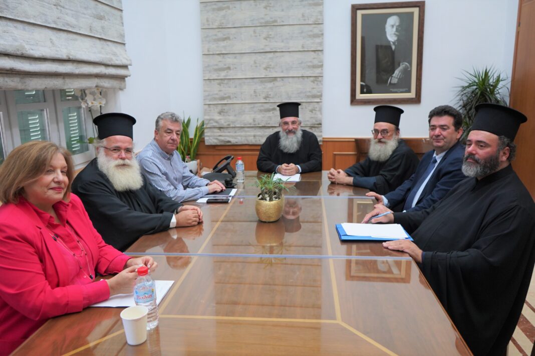 Συνάντηση Στ. Αρναουτάκη με αντιπροσωπεία της Ιεράς Συνόδου της Εκκλησίας Κρήτης