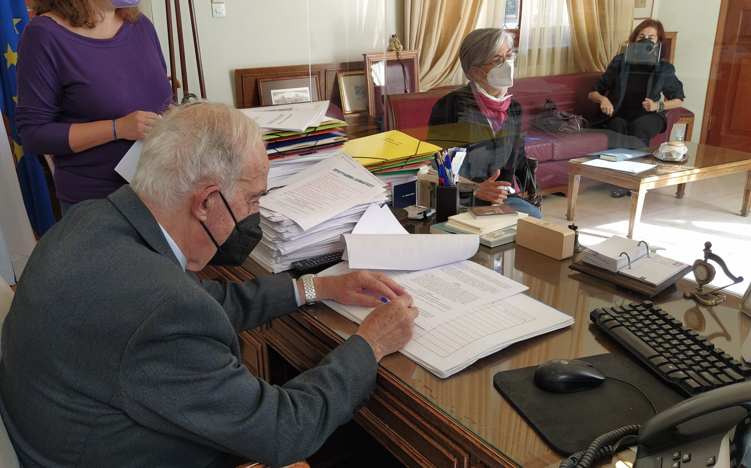 Ηράκλειο: «Έπεσαν» οι υπογραφές για την εκπόνηση μελετών κτηριακών έργων σχολικής αγωγής