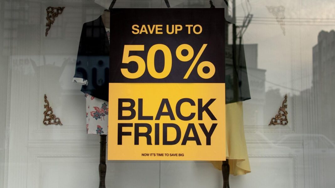 Black Friday: Η ημερομηνία των εκπτώσεων – Τι αναμένουν καταναλωτές και αγορά