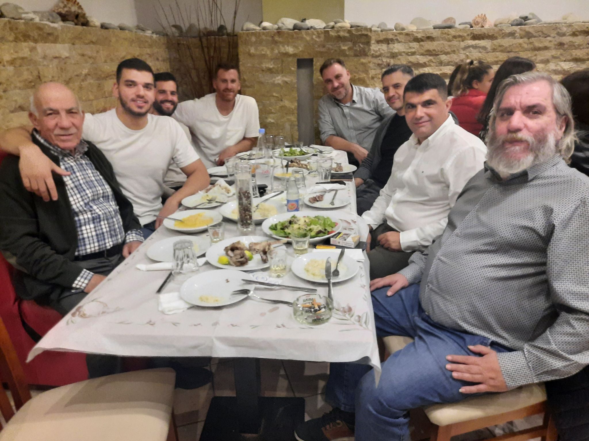 Δείπνο του Γ. Δανδάλη στην υδατοσφαίριση του ΟΦΗ