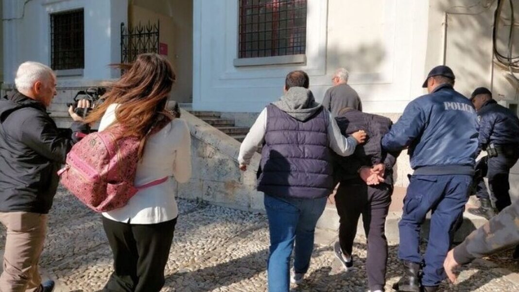 Ελεύθερος υπό όρους ο 35χρονος που παρενόχλησε μαθήτριες