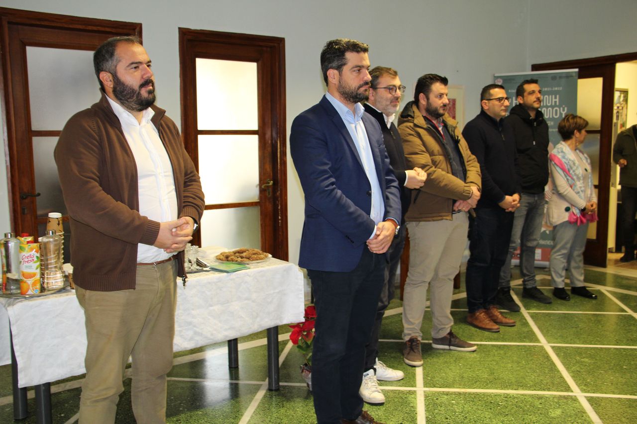 Χριστουγεννιάτικα κάλαντα στο Δημαρχείο Χανίων