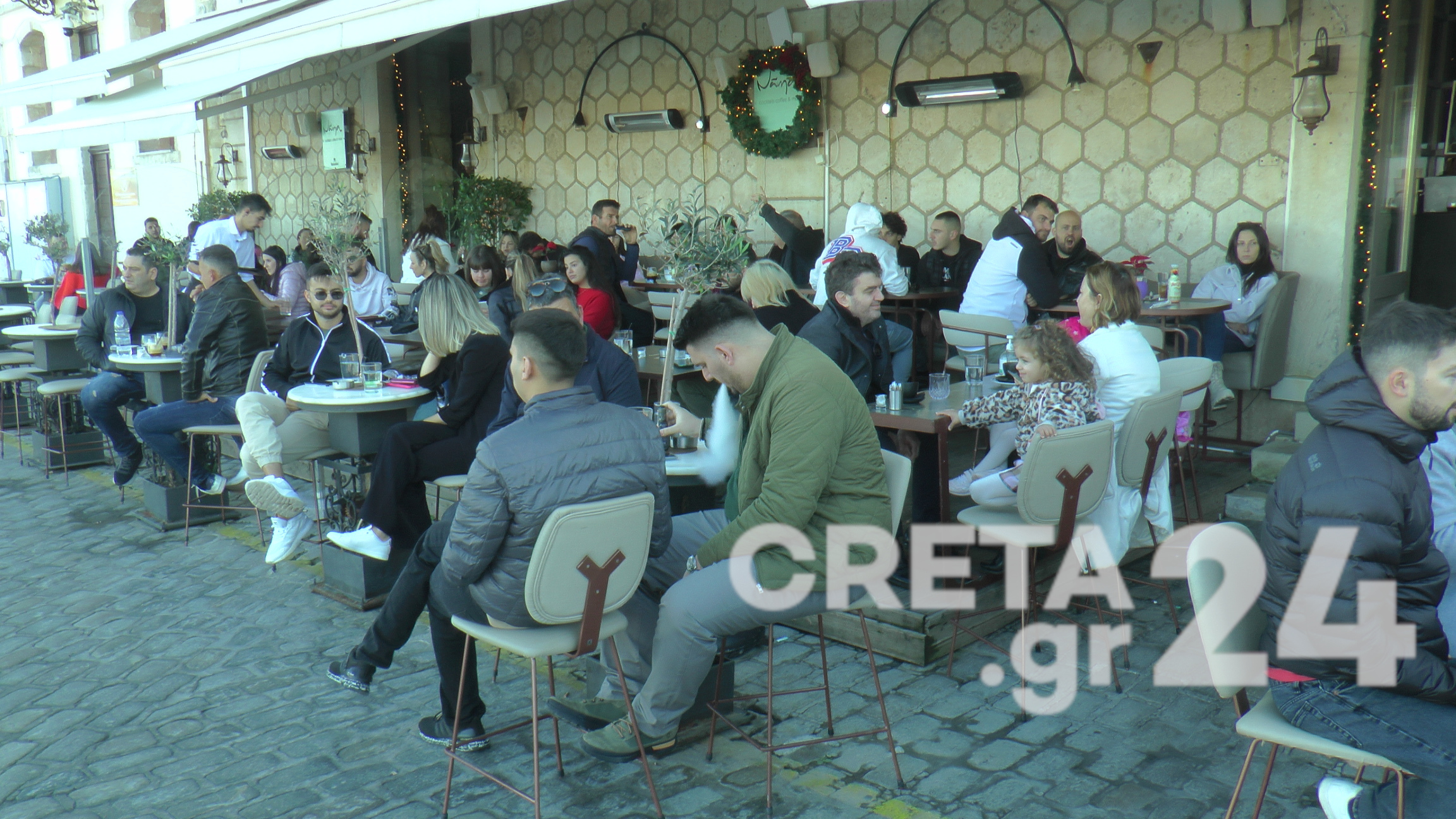 Εκμεταλλεύτηκαν τον καλό καιρό οι Κρητικοί και βγήκαν για βόλτα