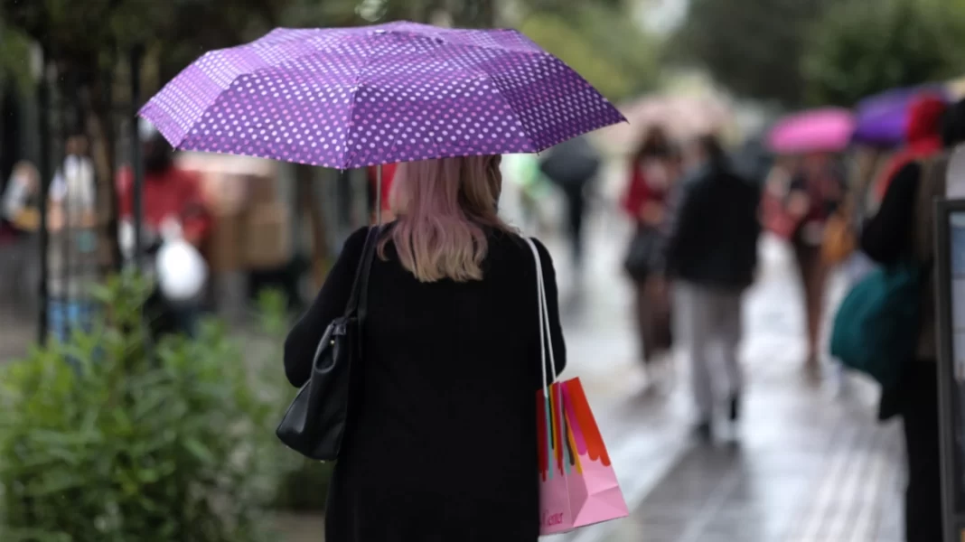 Καιρός: Απότομη αλλαγή αύριο με τον υδράργυρο να κάνει «βουτιά» 10°C