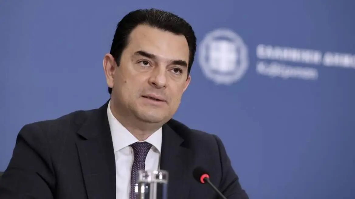 Σκρέκας για το πλαφόν