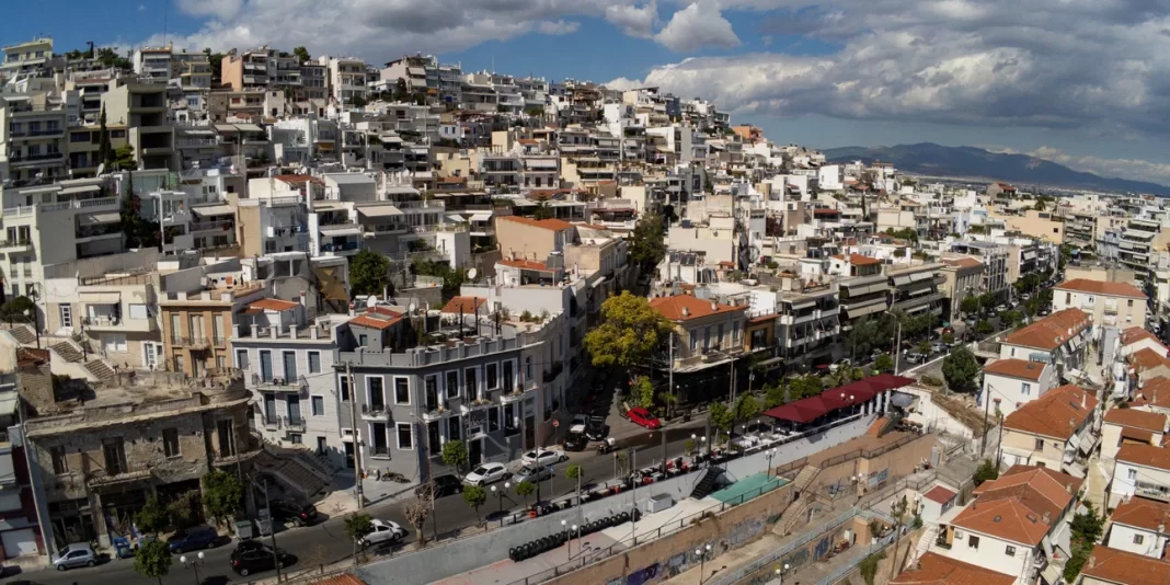 Ακίνητα: Η Ελλάδα παραμένει «μαγνήτης» για τους ξένους -Ποιοι αναζητούν ευκαιρίες, σε ποιες περιοχές