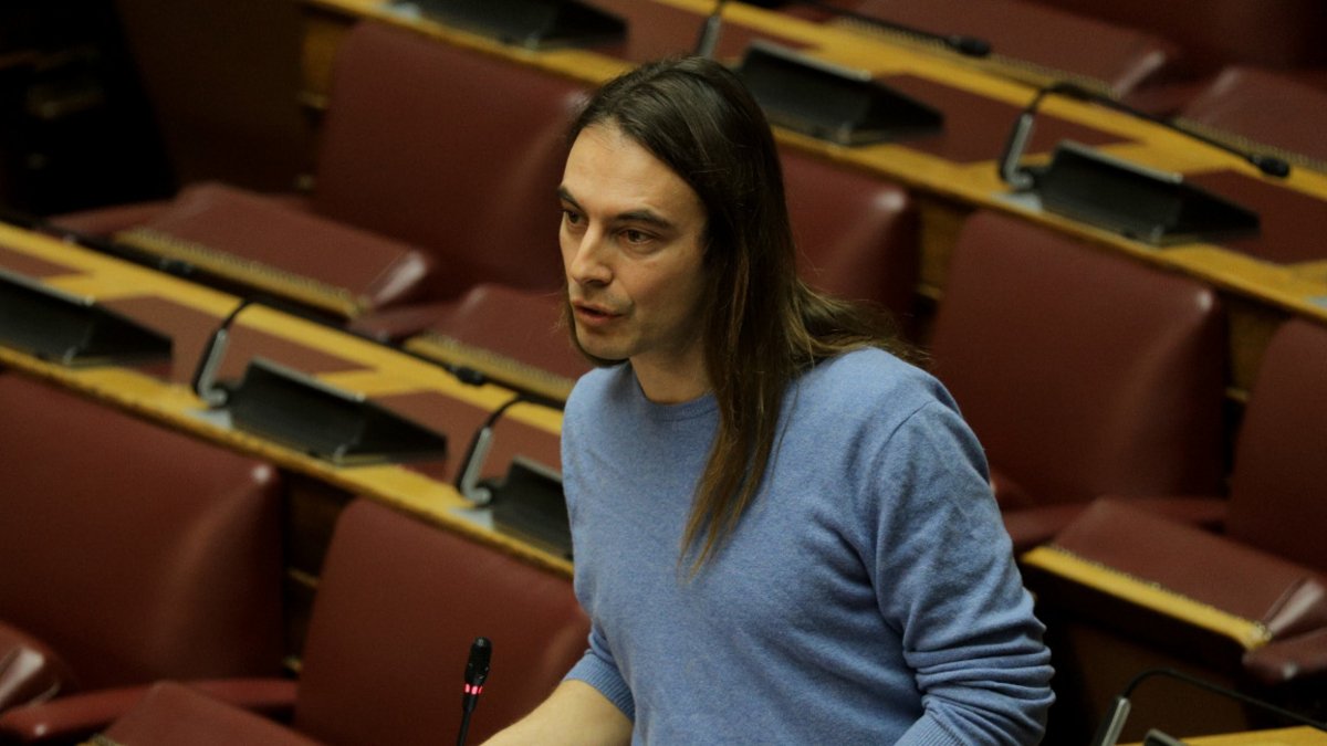 Κρ. Αρσένης: Τσιμέντο στην παραλία Παχιά Άμμος στο Σταυρό Χανίων, περιοχή ωοτοκίας της θαλάσσιας χελώνας