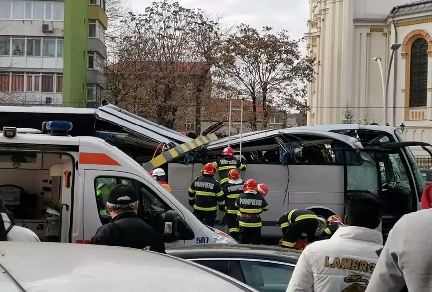 Ρουμανία: Τροχαίο με λεωφορείο με 47 Έλληνες – Ένας νεκρός, πολλοί τραυματίες
