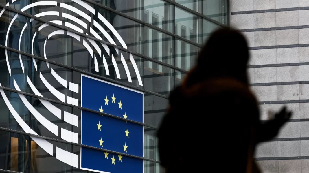 Le Soir: Υποψίες ότι το Κατάρ πλημμύρισε με πετροδόλαρα το Ευρωκοινοβούλιο