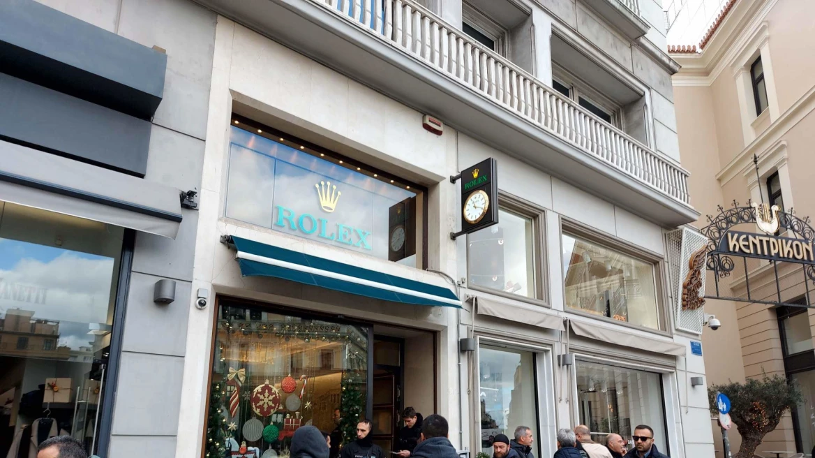 Αθήνα: Ένοπλη ληστεία στη Rolex στο κέντρο – Άρπαξαν 18 ρολόγια