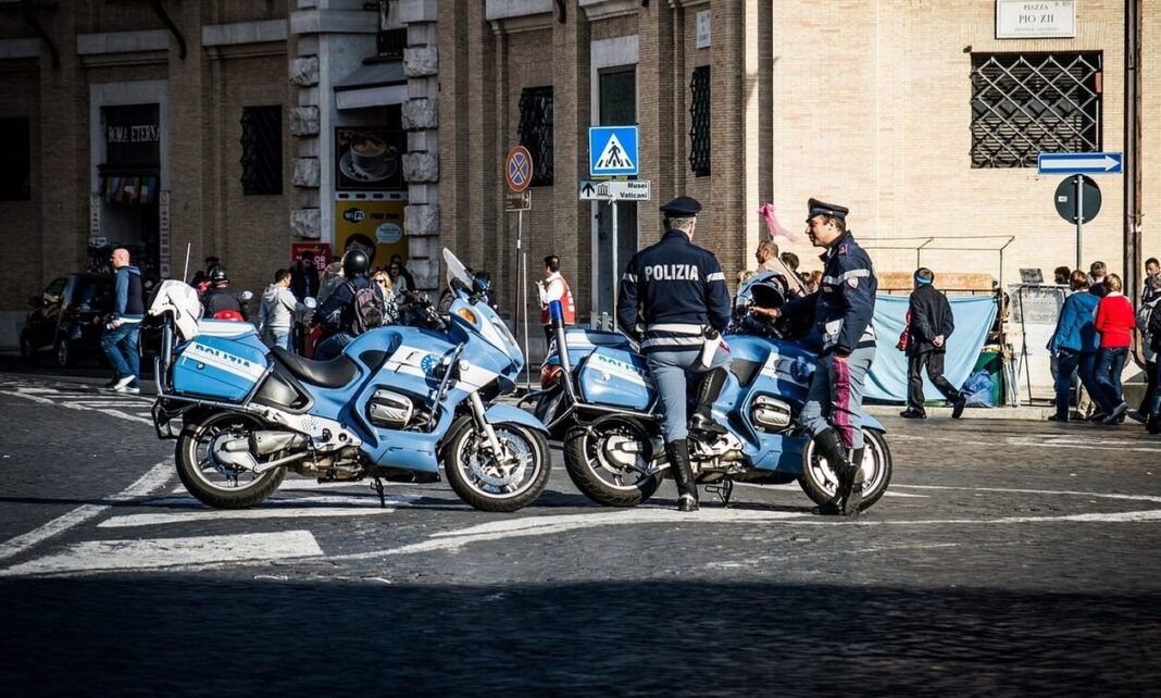 Πυροβολισμοί σε καφέ στη Ρώμη: Τέσσερις νεκροί και τραυματίες