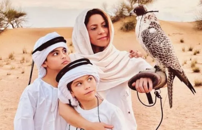 Σακίρα: Χριστουγεννιάτικες διακοπές στην έρημο του Ντουμπάι μαζί με τα παιδιά της