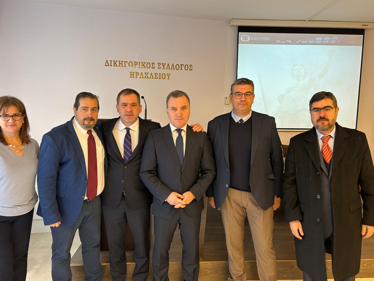 Φρ. Λαμπρινός: Ζήτημα τιμής για την κοινωνία μας η αντιμετώπιση της ενδοοικογενειακής βίας