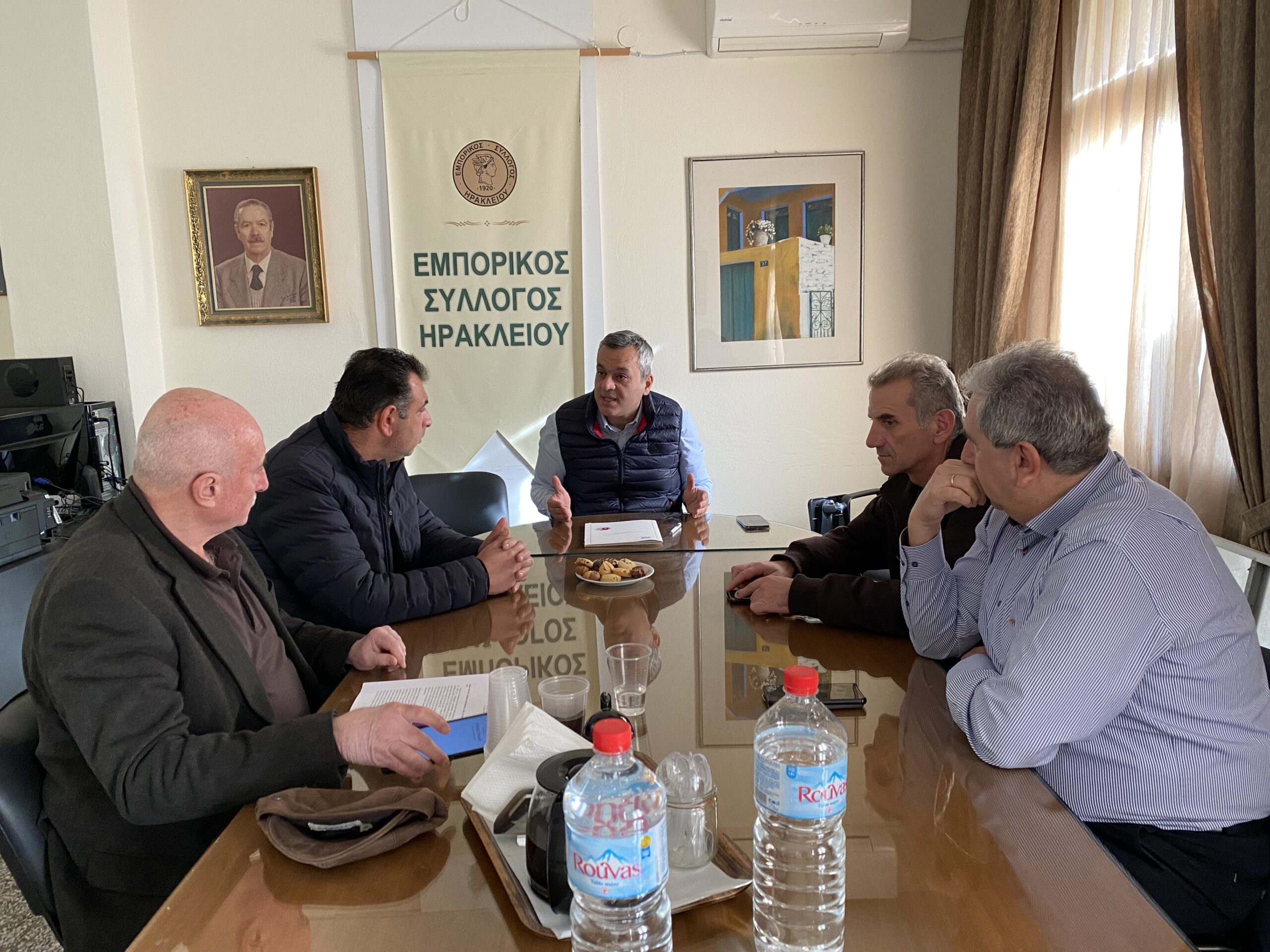 Τα προβλήματα των μικρομεσαίων στο επίκεντρο συνάντησης του Χάρη Μαμουλάκη