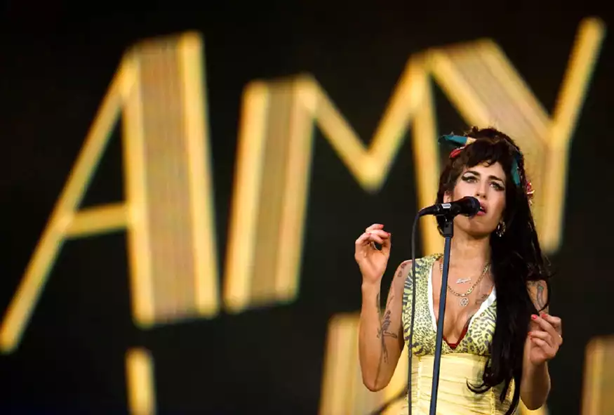 Amy Winehouse: Ο πατέρας της στηρίζει τη Marisa Abela – Ποιος θα τον υποδυθεί στο «Back to Black»