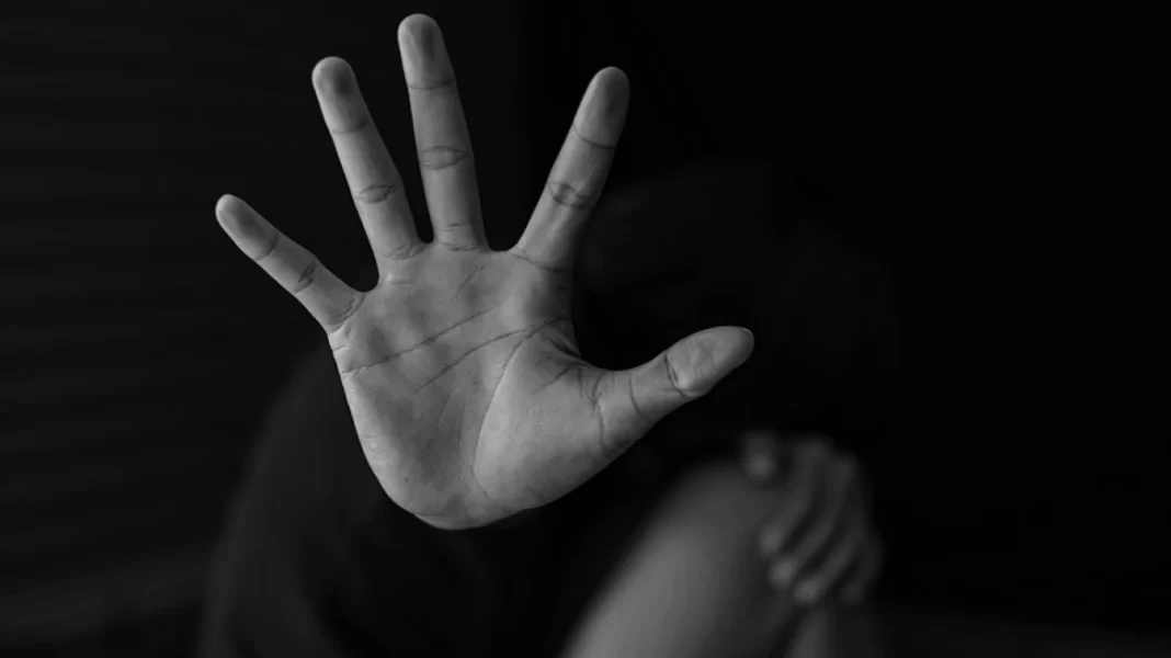 40χρονη τραυμάτισε σύζυγο και γιο με ψαλίδι μετά από καβγά