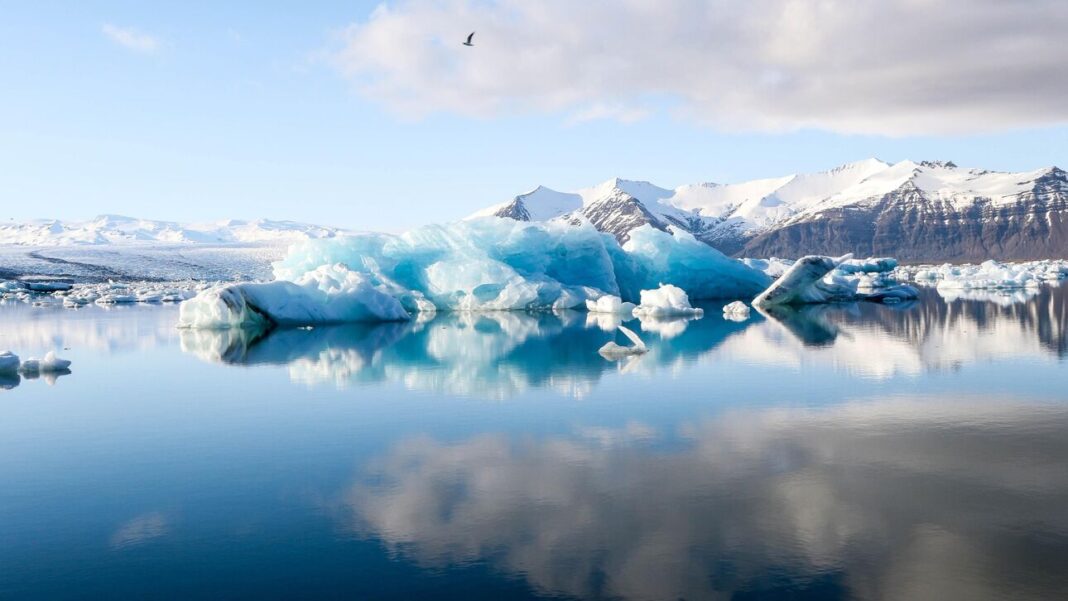 Οι μισοί παγετώνες της Γης θα λιώσουν έως το 2100