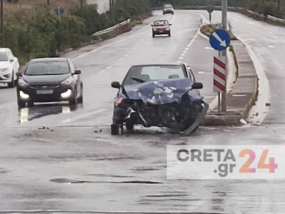 Νέο τροχαίο στο Ηράκλειο: Σφοδρή σύγκρουση οχημάτων – Τραυματίστηκε μια γυναίκα