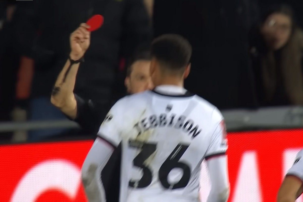 FA Cup: Η στρογγυλή κόκκινη κάρτα που έγινε viral και γιατί υπάρχει