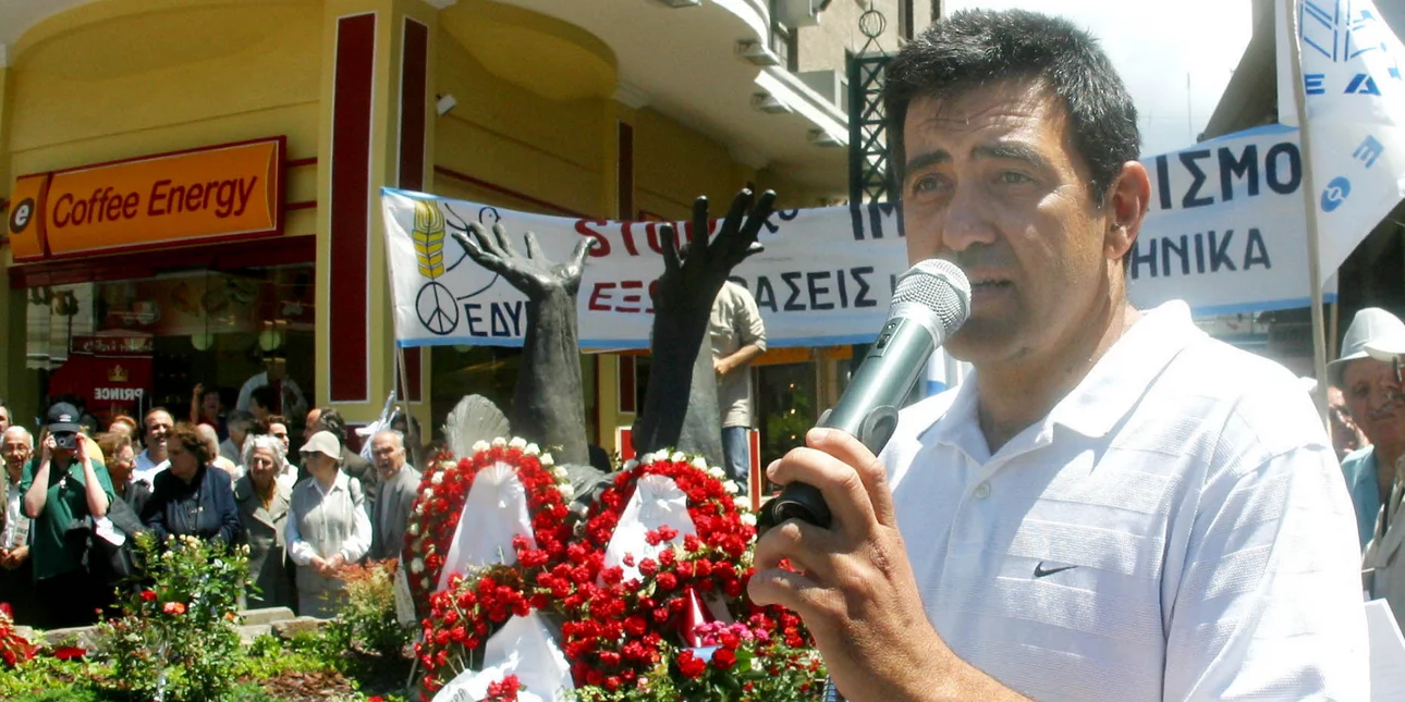 Ο Γρηγόρης Λαμπράκης στα ψηφοδέλτια του ΠΑΣΟΚ – Ο γιος του δολοφονημένου βουλευτή συναντήθηκε με Ανδρουλάκη