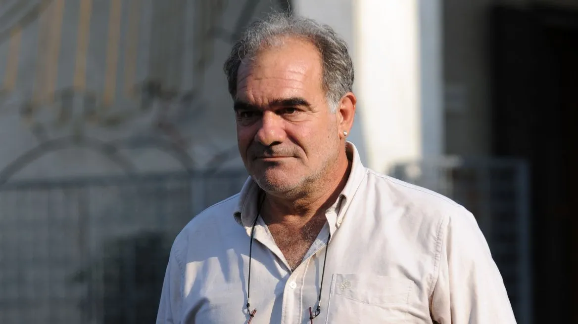 Γιάννης Μποσταντζόγλου: «Τώρα πια στραγγαλίζουν την τέχνη και οι αποτέτοιοι που θεωρούνται “τέτοιοι”»