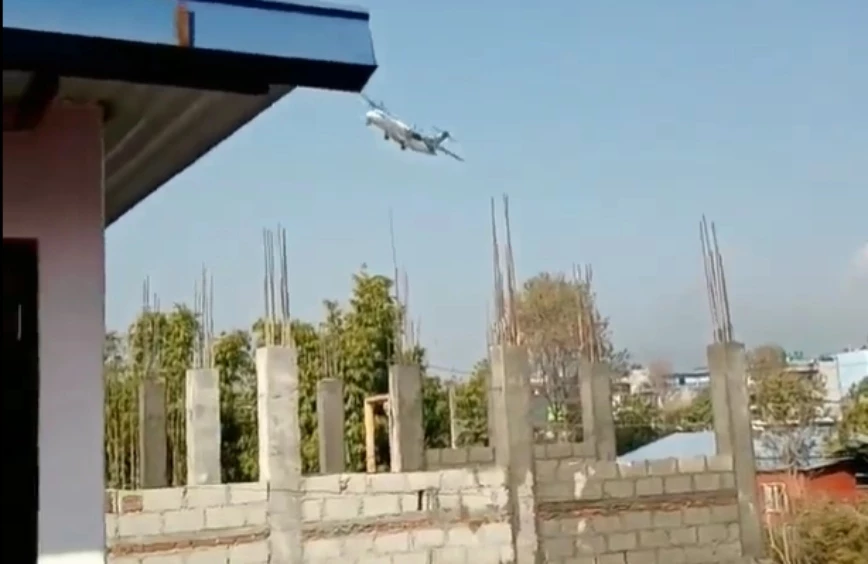 Βίντεο με τα τελευταία δευτερόλεπτα πριν τη συντριβή του αεροπλάνου στο Νεπάλ – Το αεροσκάφος πήρε απότομη κλίση