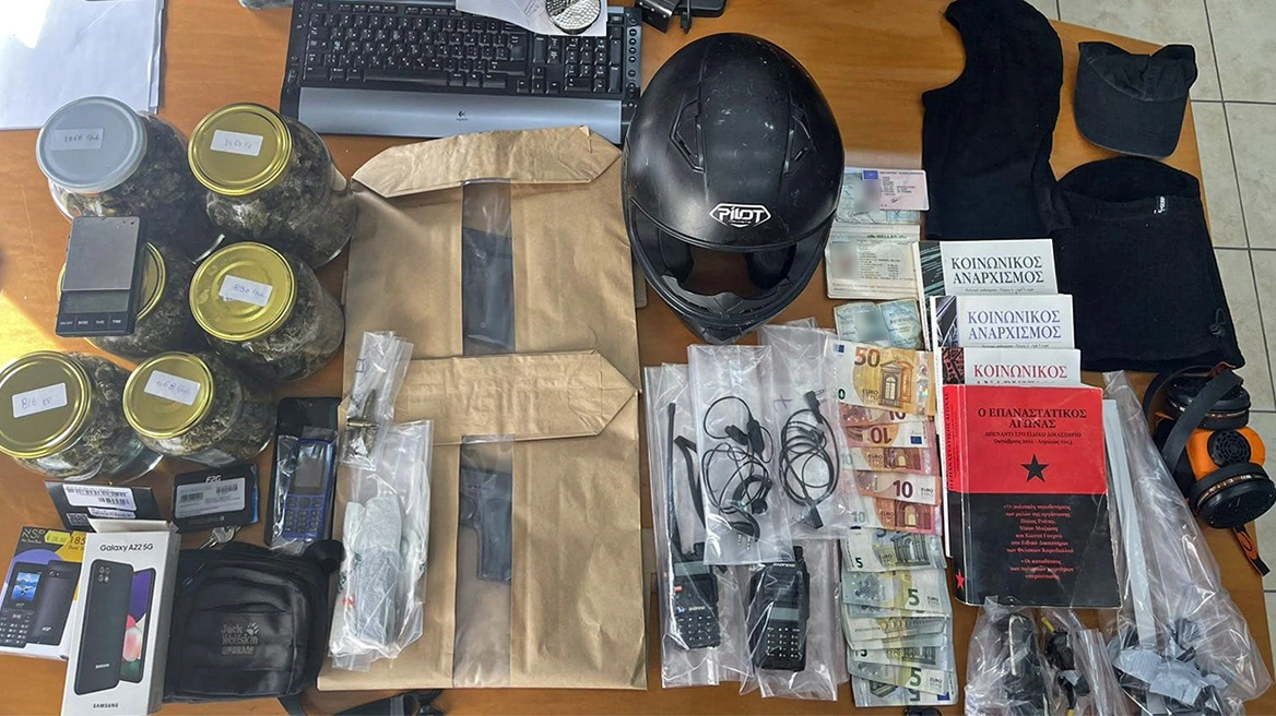 Πάτρα: Δείτε φωτογραφίες από τη γιάφκα των επτά ληστών