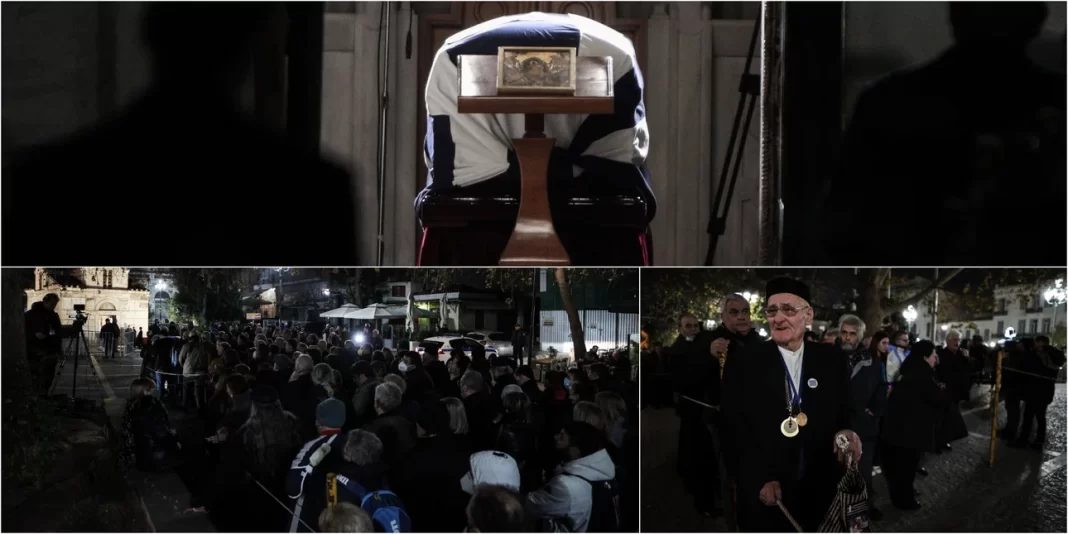 Τέως βασιλιάς Κωνσταντίνος: Σε λαϊκό προσκύνημα η σορός στο παρεκκλήσι της Μητρόπολης